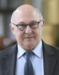 Michel_sapin_mars_2015-wikipedia1_cropped.jpg